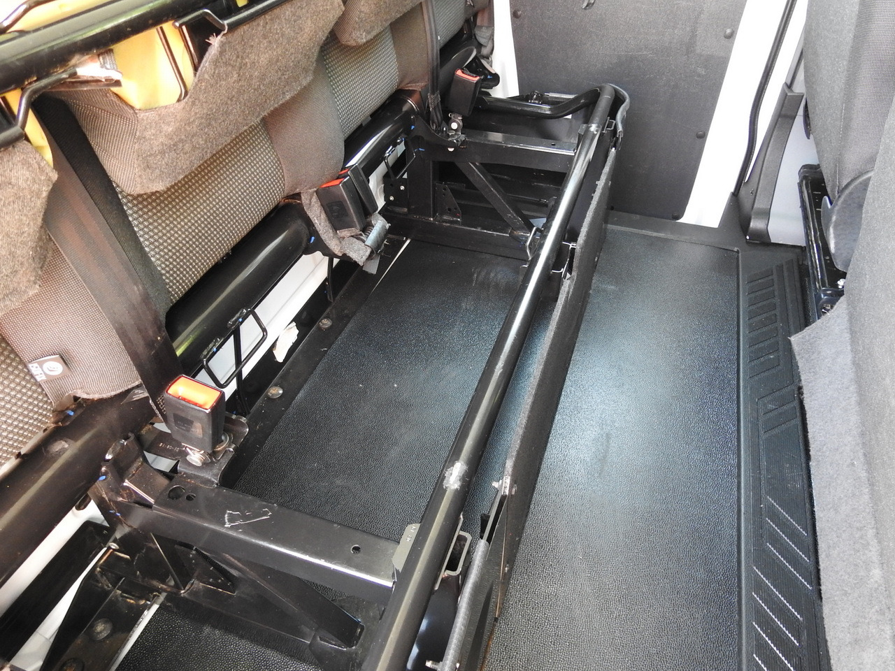 Autoutilitară cabină dublă FORD TRANSIT STAKE BODY DOUBLE CABIN DOKA 7 SEATS AIR CONDITIONING  130HP: Foto 35 Autoutilitară cabină dublă FORD TRANSIT STAKE BODY DOUBLE CABIN DOKA 7 SEATS AIR CONDITIONING  130HP: Foto 35