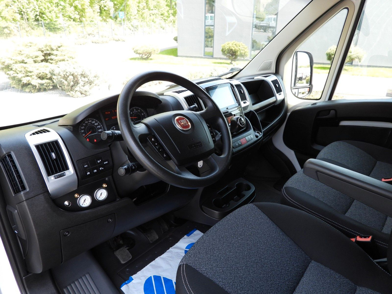 Fiat DUCATO PRITSCHE PLANE 10 PALETTEN WEBASTO A/C Fiat DUCATO PRITSCHE PLANE 10 PALETTEN WEBASTO A/C - Autoutilitară cu prelată: Foto 2 Fiat DUCATO PRITSCHE PLANE 10 PALETTEN WEBASTO A/C Fiat DUCATO PRITSCHE PLANE 10 PALETTEN WEBASTO A/C - Autoutilitară cu prelată: Foto 2