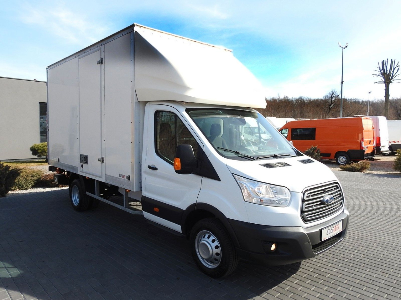 Ford TRANSIT KOFFER AUFZUG 8 PALETTEN TEMPOMAT LED - Autoutilitară box: Foto 4 Ford TRANSIT KOFFER AUFZUG 8 PALETTEN TEMPOMAT LED - Autoutilitară box: Foto 4