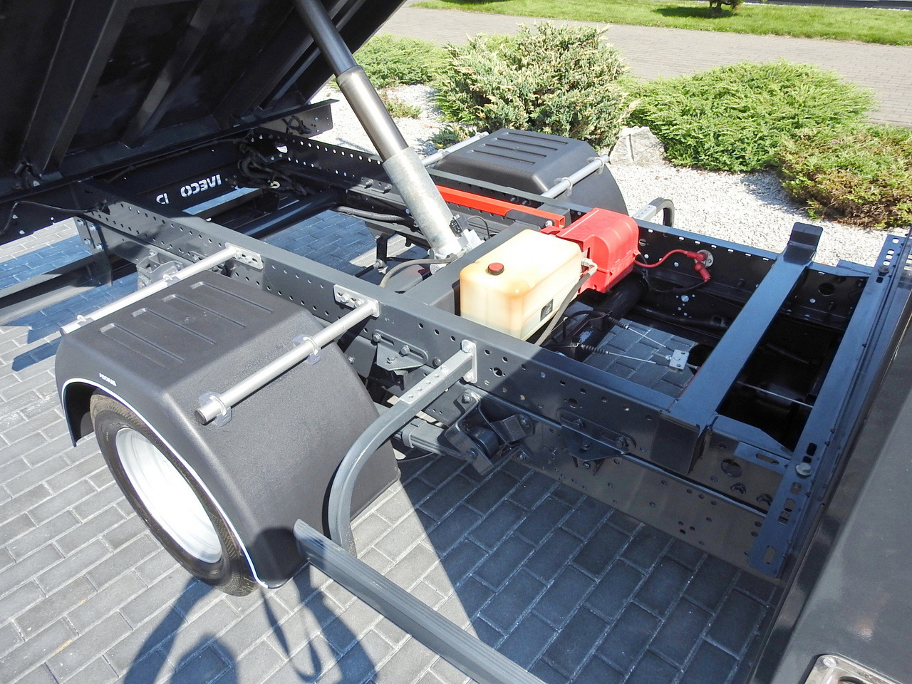 Autoutilitară basculantă IVECO DAILY 35C13 TIPPER CRUISE CONTROL AIR CONDITIONING TWIN WHEELS  130HP: Foto 22