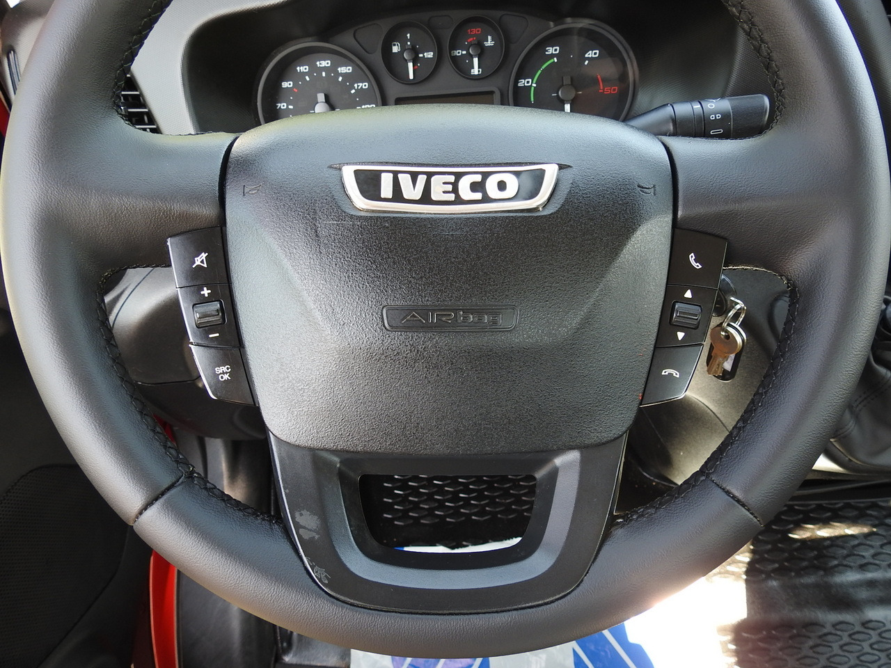 Autoutilitară basculantă IVECO DAILY 35C13 TIPPER CRUISE CONTROL AIR CONDITIONING TWIN WHEELS  130HP: Foto 31