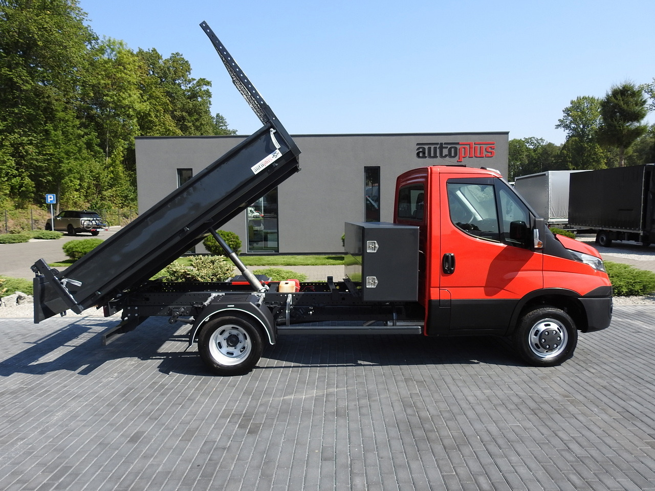 Autoutilitară basculantă IVECO DAILY 35C13 TIPPER CRUISE CONTROL AIR CONDITIONING TWIN WHEELS  130HP: Foto 8