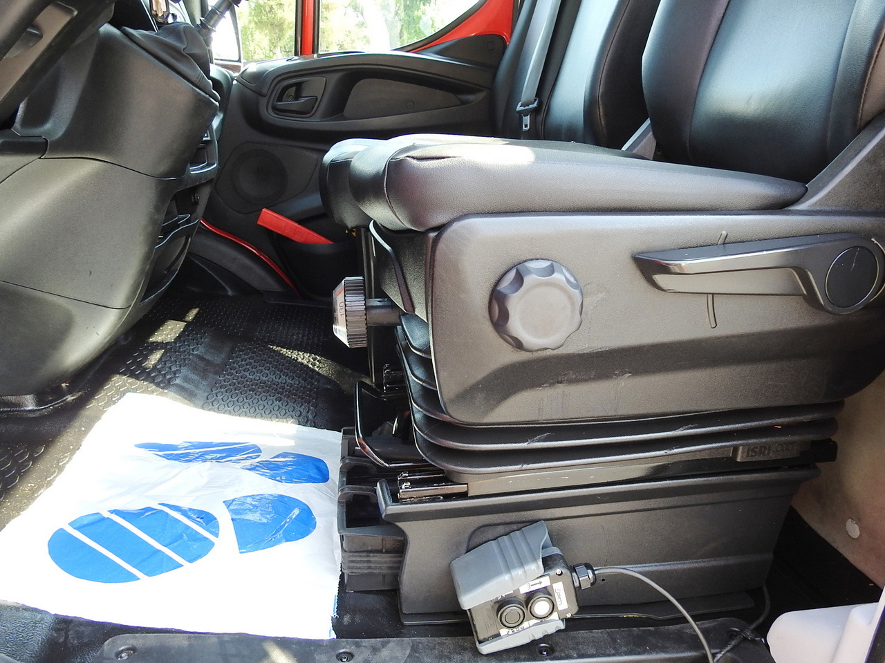 Autoutilitară basculantă IVECO DAILY 35C13 TIPPER CRUISE CONTROL AIR CONDITIONING TWIN WHEELS  130HP: Foto 28