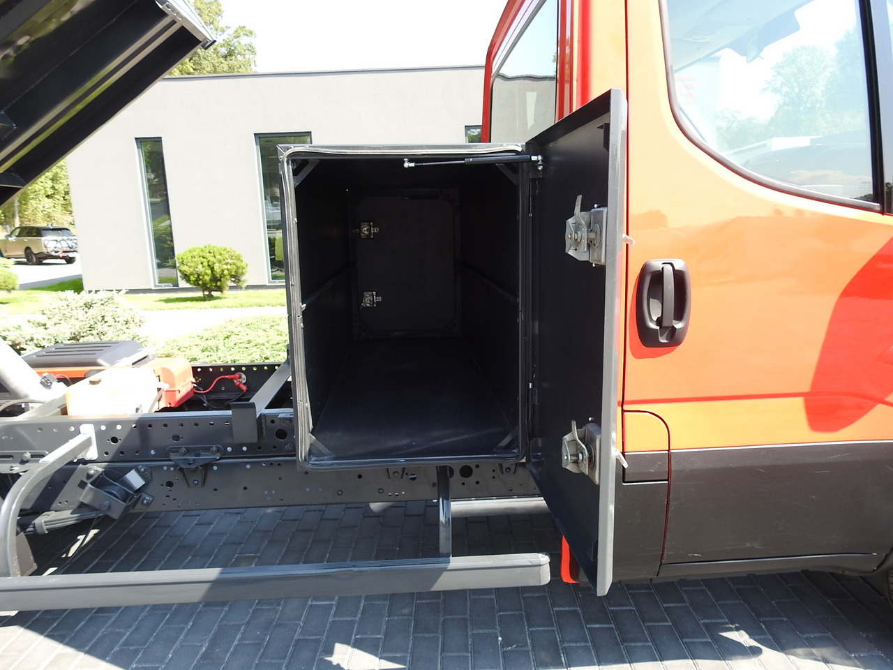 Autoutilitară basculantă IVECO DAILY 35C13 TIPPER CRUISE CONTROL AIR CONDITIONING TWIN WHEELS  130HP: Foto 24
