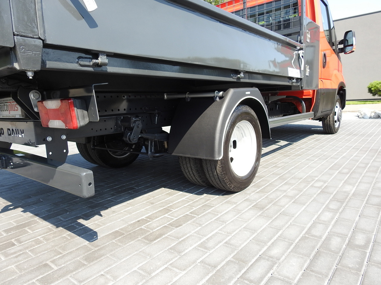 Autoutilitară basculantă IVECO DAILY 35C13 TIPPER CRUISE CONTROL AIR CONDITIONING TWIN WHEELS  130HP: Foto 17