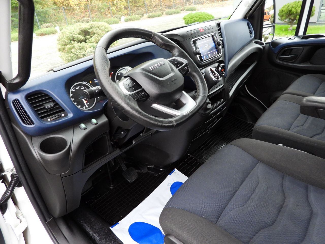 IVECO DAILY 35C21 TIPPER CRUISE CONTROL NAVIGATION LED LIGHTS AUTOMATIC TRANSMISSION TWIN WHEELS AIR CONDITIONING 210HP - Autoutilitară basculantă: Foto 2 IVECO DAILY 35C21 TIPPER CRUISE CONTROL NAVIGATION LED LIGHTS AUTOMATIC TRANSMISSION TWIN WHEELS AIR CONDITIONING 210HP - Autoutilitară basculantă: Foto 2