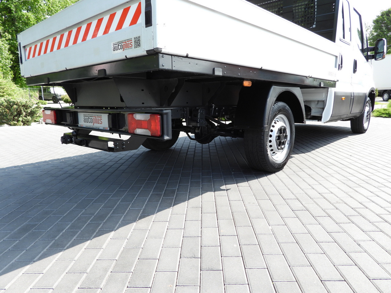 Autoutilitară cabină dublă IVECO DAILY 35S12 STAKE BODY DOUBLE CABIN DOKA 7 SEATS AIR CONDITIONING 120HP: Foto 19 Autoutilitară cabină dublă IVECO DAILY 35S12 STAKE BODY DOUBLE CABIN DOKA 7 SEATS AIR CONDITIONING 120HP: Foto 19