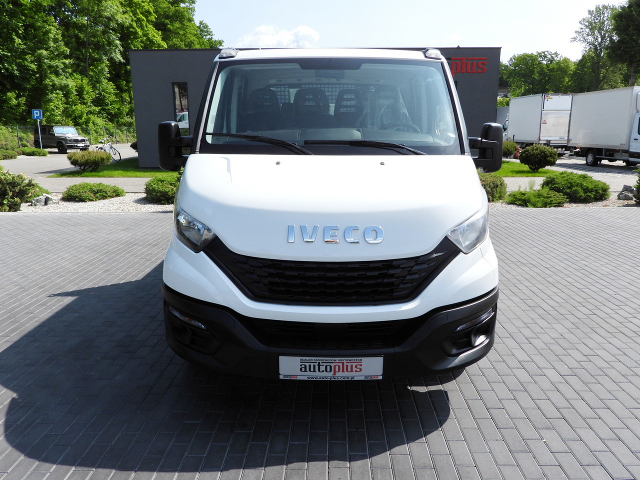 IVECO DAILY 35S12 STAKE BODY DOUBLE CABIN DOKA 7 SEATS AIR CONDITIONING 120HP - Autoutilitară cabină dublă: Foto 5 IVECO DAILY 35S12 STAKE BODY DOUBLE CABIN DOKA 7 SEATS AIR CONDITIONING 120HP - Autoutilitară cabină dublă: Foto 5