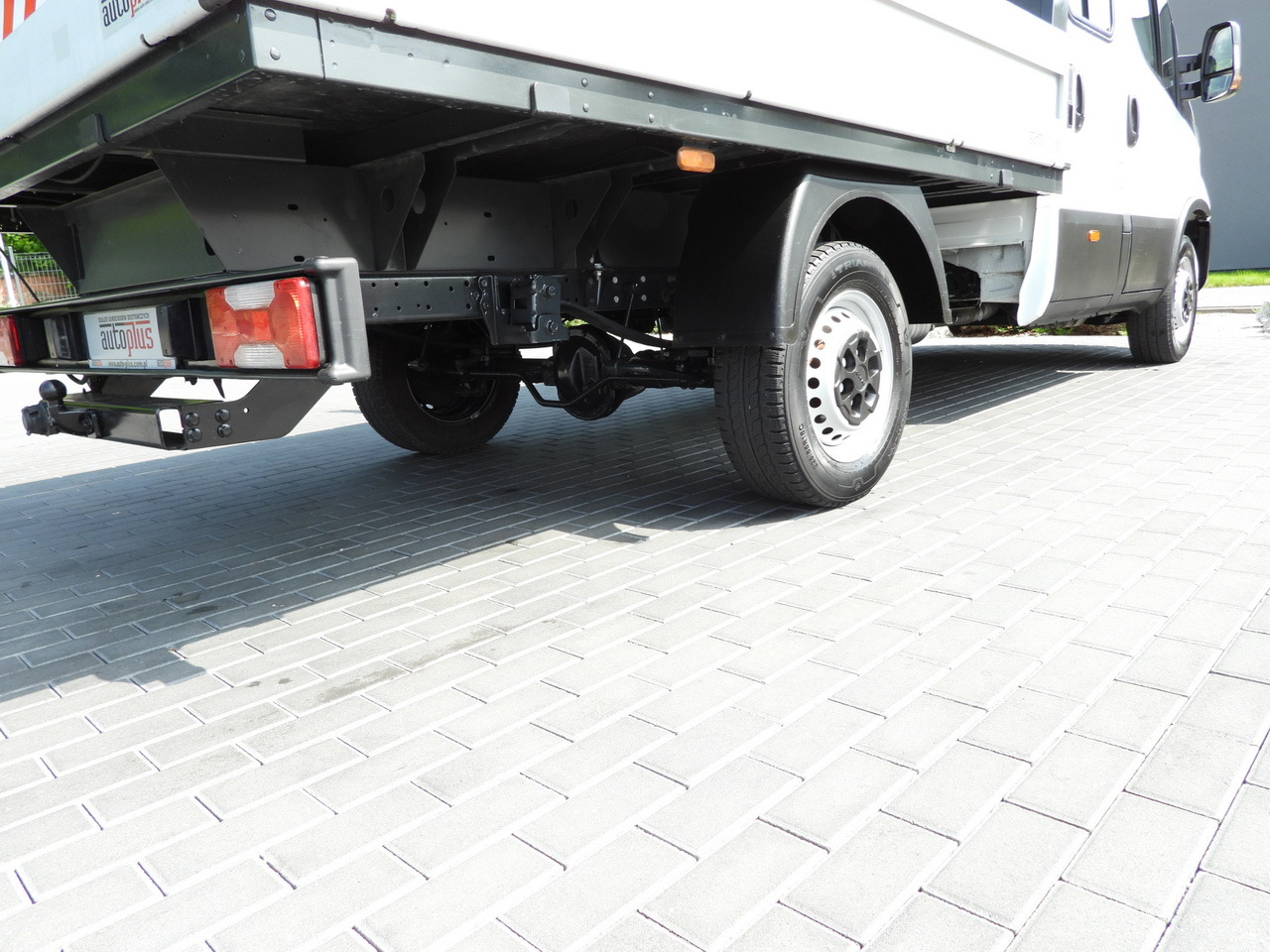 Autoutilitară cabină dublă IVECO DAILY 35S12 STAKE BODY DOUBLE CABIN DOKA 7 SEATS AIR CONDITIONING 120HP: Foto 15 Autoutilitară cabină dublă IVECO DAILY 35S12 STAKE BODY DOUBLE CABIN DOKA 7 SEATS AIR CONDITIONING 120HP: Foto 15