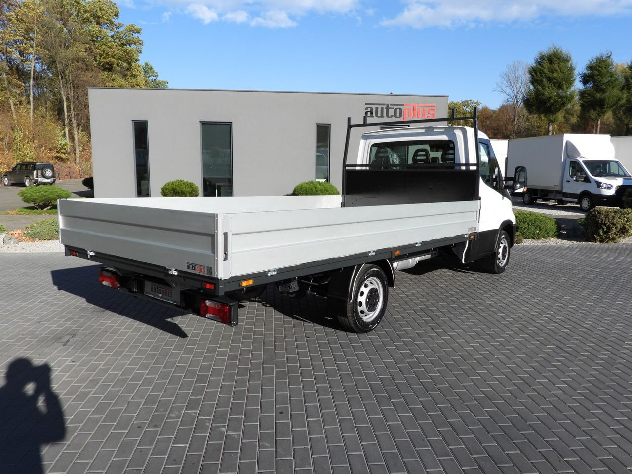 IVECO DAILY 35S14 STAKE BODY 8 PALLETS CRUISE CONTROL AIR CONDITIONING 140HP - Autoutilitară cu platformă: Foto 3 IVECO DAILY 35S14 STAKE BODY 8 PALLETS CRUISE CONTROL AIR CONDITIONING 140HP - Autoutilitară cu platformă: Foto 3