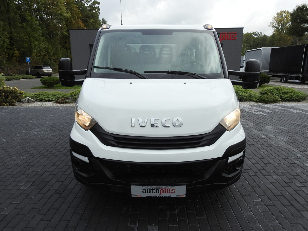 IVECO DAILY 35S15 STAKE BODY DOUBLE CABIN DOKA 7 SEATS AIR CONDITIONING  150HP - Autoutilitară cabină dublă: Foto 5 IVECO DAILY 35S15 STAKE BODY DOUBLE CABIN DOKA 7 SEATS AIR CONDITIONING  150HP - Autoutilitară cabină dublă: Foto 5