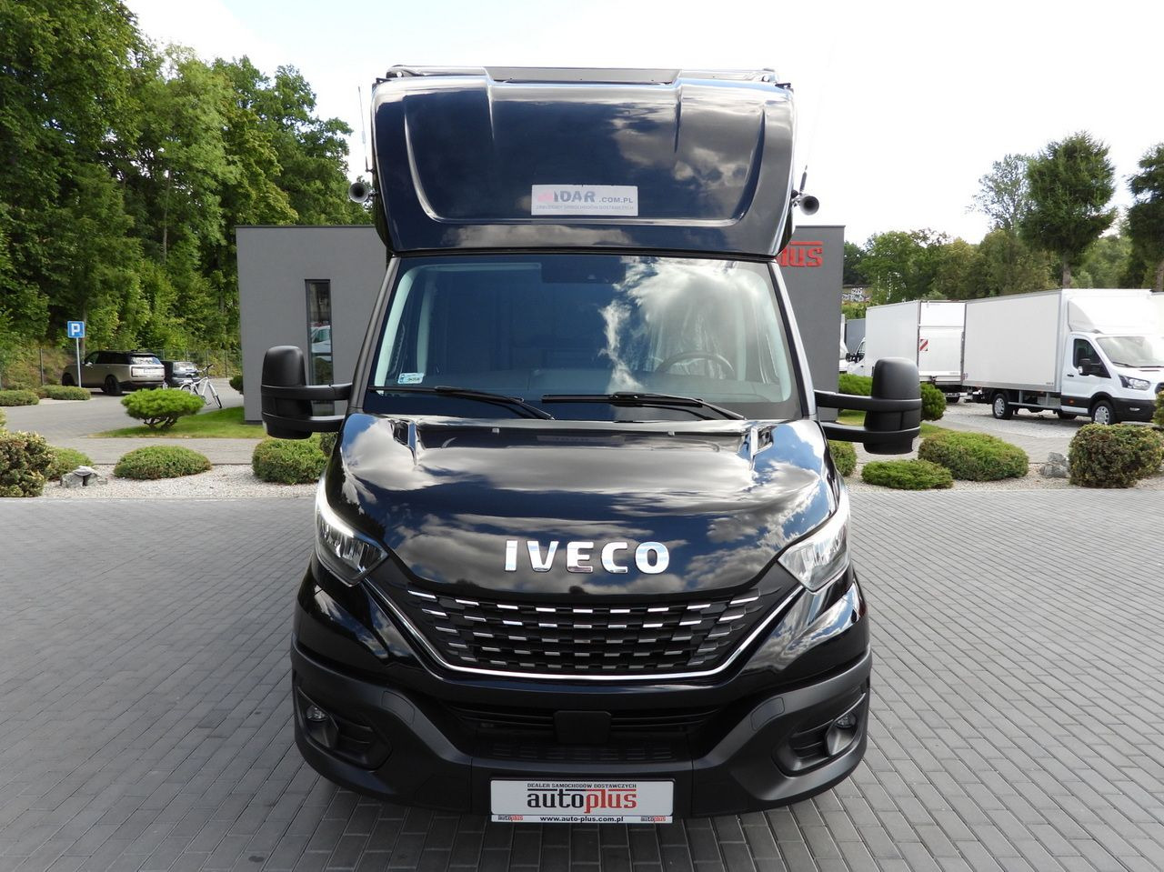 IVECO DAILY 35S18 BOX LIFT 8 PALLETS WEBASTO CRUISE CONTROL NAVIGATION LED LIGHTS PNEUMATICS AIR CONDITIONING  180HP - Autoutilitară frigorifica: Foto 5 IVECO DAILY 35S18 BOX LIFT 8 PALLETS WEBASTO CRUISE CONTROL NAVIGATION LED LIGHTS PNEUMATICS AIR CONDITIONING  180HP - Autoutilitară frigorifica: Foto 5