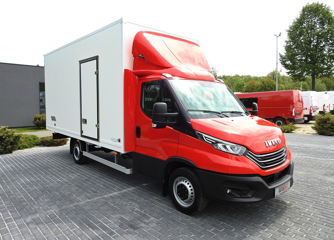 IVECO DAILY 35S18 NEW BOX 10 PALLETS CRUISE CONTROL NAVIGATION AIR CONDITIONING LED LIGHTS GUARANTEE  180HP - Autoutilitară frigorifica: Foto 4 IVECO DAILY 35S18 NEW BOX 10 PALLETS CRUISE CONTROL NAVIGATION AIR CONDITIONING LED LIGHTS GUARANTEE  180HP - Autoutilitară frigorifica: Foto 4