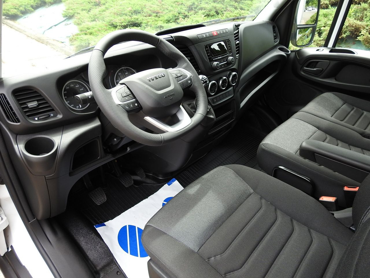 IVECO DAILY 35S18 NEW TARPAULIN WEBASTO CRUISE CONTROL AIR CONDITIONING 180HP - Autoutilitară cu prelată: Foto 2 IVECO DAILY 35S18 NEW TARPAULIN WEBASTO CRUISE CONTROL AIR CONDITIONING 180HP - Autoutilitară cu prelată: Foto 2