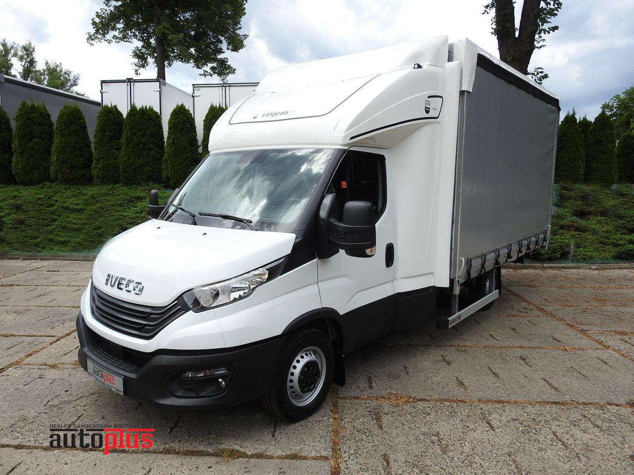 IVECO DAILY 35S18 NEW TARPAULIN WEBASTO CRUISE CONTROL AIR CONDITIONING 180HP - Autoutilitară cu prelată: Foto 1 IVECO DAILY 35S18 NEW TARPAULIN WEBASTO CRUISE CONTROL AIR CONDITIONING 180HP - Autoutilitară cu prelată: Foto 1