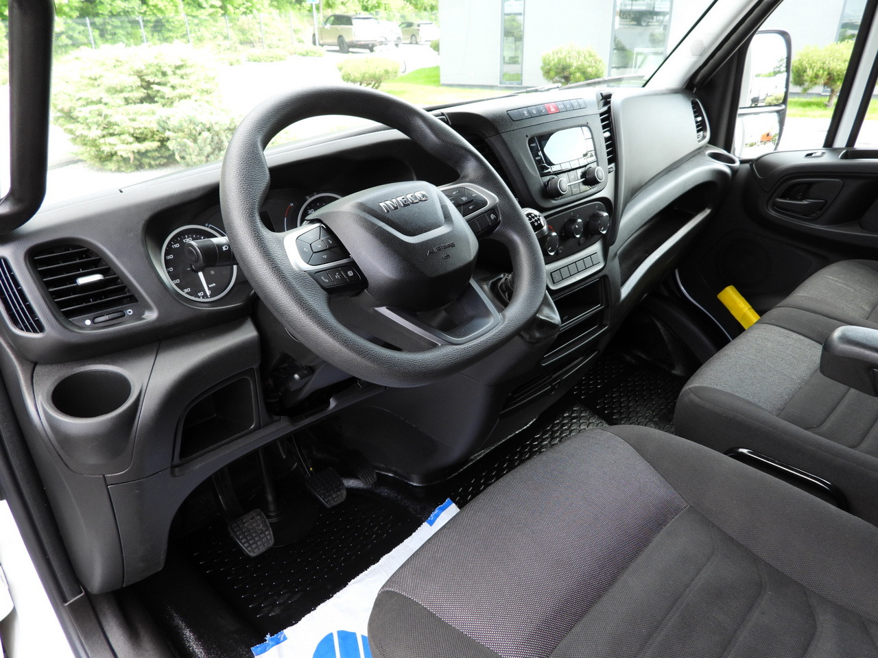 IVECO DAILY 35S18 TARPAULIN 10 PALLETS CRUISE CONTROL LED LIGHTS AIR CONDITIONING 180HP - Autoutilitară cu prelată: Foto 2 IVECO DAILY 35S18 TARPAULIN 10 PALLETS CRUISE CONTROL LED LIGHTS AIR CONDITIONING 180HP - Autoutilitară cu prelată: Foto 2