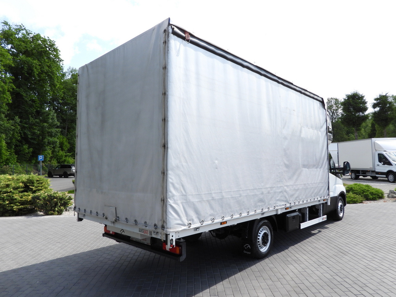 IVECO DAILY 35S18 TARPAULIN 10 PALLETS CRUISE CONTROL LED LIGHTS AIR CONDITIONING 180HP - Autoutilitară cu prelată: Foto 3 IVECO DAILY 35S18 TARPAULIN 10 PALLETS CRUISE CONTROL LED LIGHTS AIR CONDITIONING 180HP - Autoutilitară cu prelată: Foto 3