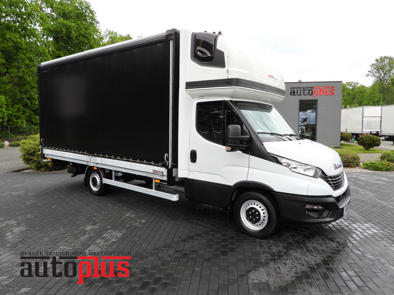 IVECO DAILY 35S18 TARPAULIN 10 PALLETS WEBASTO CRUISE CONTROL AIR CONDITIONING 180HP - Autoutilitară cu prelată: Foto 1 IVECO DAILY 35S18 TARPAULIN 10 PALLETS WEBASTO CRUISE CONTROL AIR CONDITIONING 180HP - Autoutilitară cu prelată: Foto 1