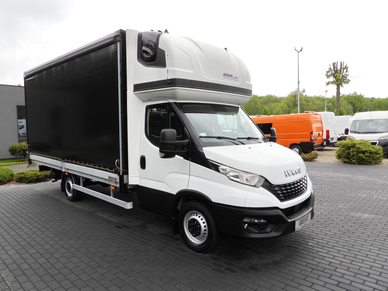 IVECO DAILY  35S18 TARPAULIN 10 PALLETS WEBASTO CRUISE CONTROL AIR CONDITIONING  180HP - Autoutilitară cu prelată: Foto 4 IVECO DAILY  35S18 TARPAULIN 10 PALLETS WEBASTO CRUISE CONTROL AIR CONDITIONING  180HP - Autoutilitară cu prelată: Foto 4