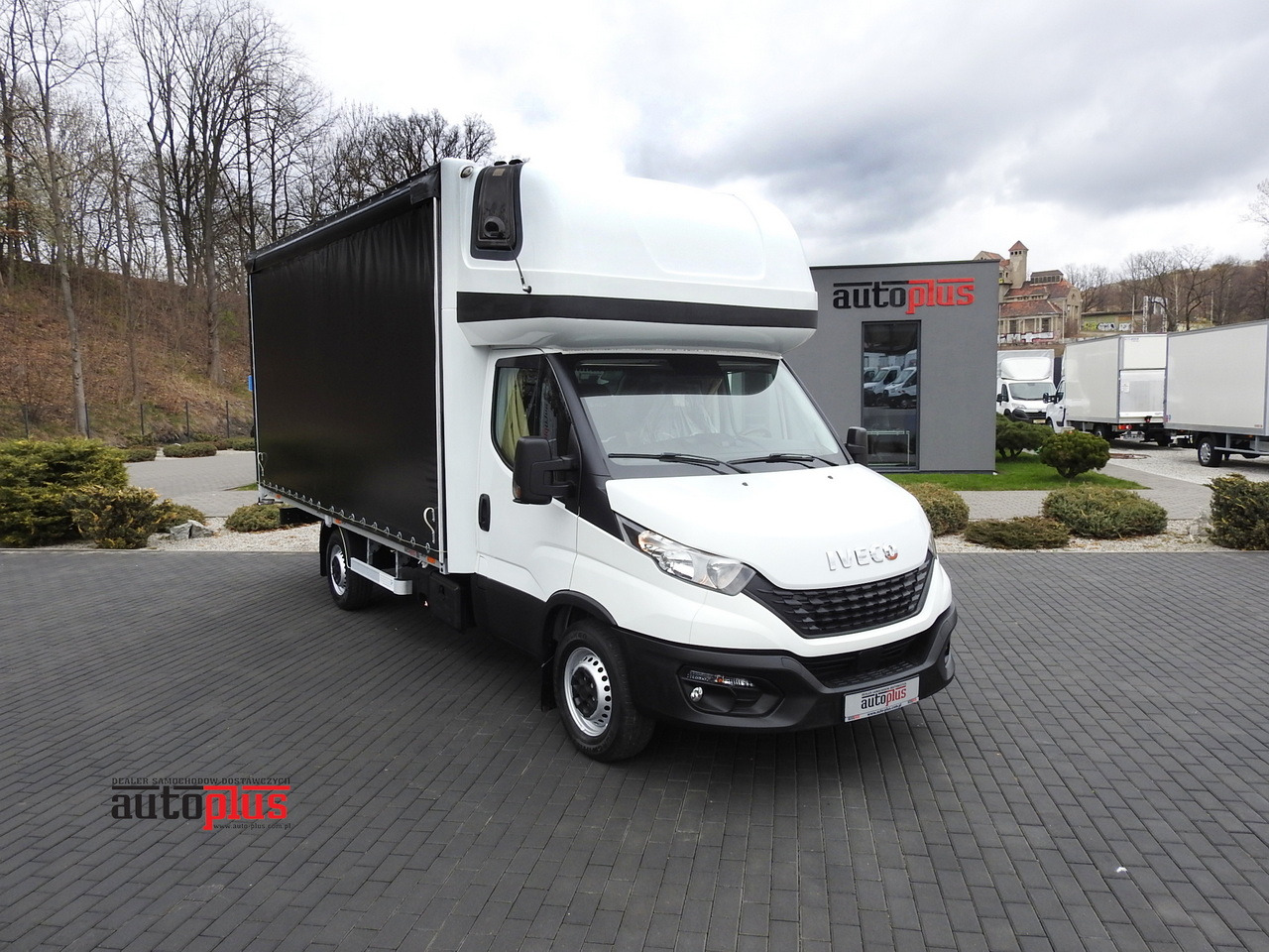 IVECO DAILY 35S18 TARPAULIN 10 PALLETS WEBASTO CRUISE CONTROL AIR CONDITIONING 180HP - Autoutilitară cu prelată: Foto 1 IVECO DAILY 35S18 TARPAULIN 10 PALLETS WEBASTO CRUISE CONTROL AIR CONDITIONING 180HP - Autoutilitară cu prelată: Foto 1