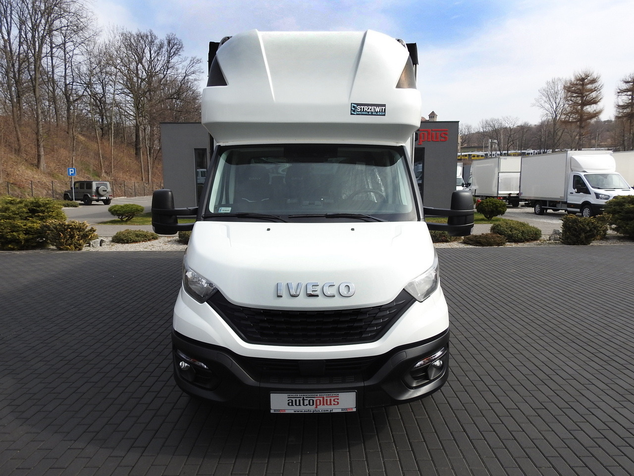 IVECO DAILY  35S18 TARPAULIN 10 PALLETS WEBASTO CRUISE CONTROL AIR CONDITIONING  180HP - Autoutilitară cu prelată: Foto 5 IVECO DAILY  35S18 TARPAULIN 10 PALLETS WEBASTO CRUISE CONTROL AIR CONDITIONING  180HP - Autoutilitară cu prelată: Foto 5