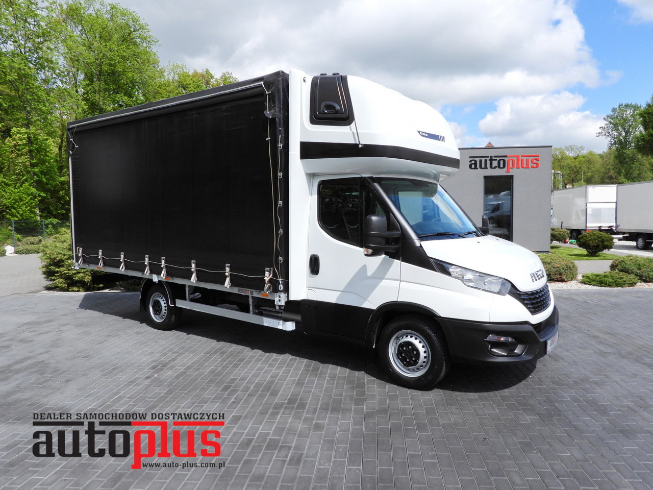 IVECO DAILY  35S18 TARPAULIN 10 PALLETS WEBASTO CRUISE CONTROL AIR CONDITIONING  180HP - Autoutilitară cu prelată: Foto 1 IVECO DAILY  35S18 TARPAULIN 10 PALLETS WEBASTO CRUISE CONTROL AIR CONDITIONING  180HP - Autoutilitară cu prelată: Foto 1