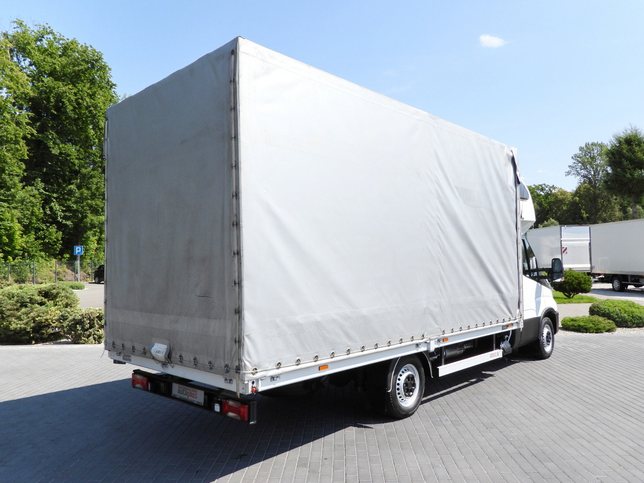 IVECO DAILY 35S18 TARPAULIN 10 PALLETS WEBASTO CRUISE CONTROL LED LIGHTS PNEUMATICS AIR CONDITIONING 180HP - Autoutilitară cu prelată: Foto 3 IVECO DAILY 35S18 TARPAULIN 10 PALLETS WEBASTO CRUISE CONTROL LED LIGHTS PNEUMATICS AIR CONDITIONING 180HP - Autoutilitară cu prelată: Foto 3