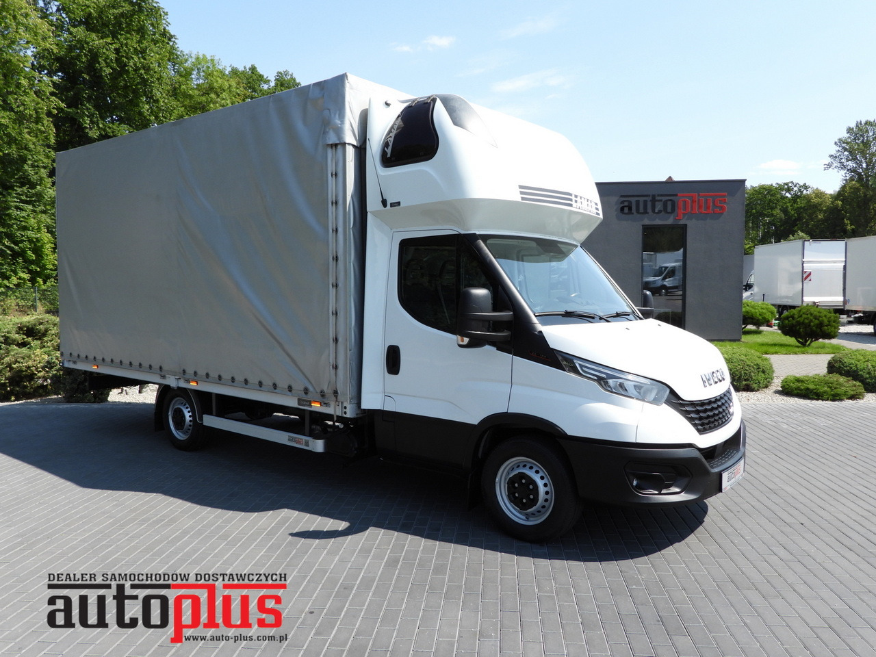 IVECO DAILY 35S18 TARPAULIN 10 PALLETS WEBASTO CRUISE CONTROL LED LIGHTS PNEUMATICS AIR CONDITIONING 180HP - Autoutilitară cu prelată: Foto 1 IVECO DAILY 35S18 TARPAULIN 10 PALLETS WEBASTO CRUISE CONTROL LED LIGHTS PNEUMATICS AIR CONDITIONING 180HP - Autoutilitară cu prelată: Foto 1