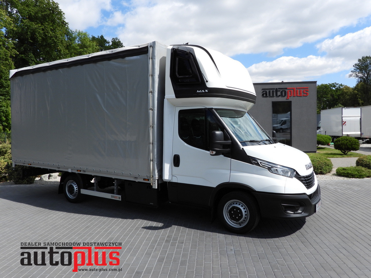 IVECO DAILY 35S18 TARPAULIN 10 PALLETS WEBASTO CRUISE CONTROL NAVIGATION LED LIGHTS AIR CONDITIONING 180HP - Autoutilitară cu prelată: Foto 1 IVECO DAILY 35S18 TARPAULIN 10 PALLETS WEBASTO CRUISE CONTROL NAVIGATION LED LIGHTS AIR CONDITIONING 180HP - Autoutilitară cu prelată: Foto 1