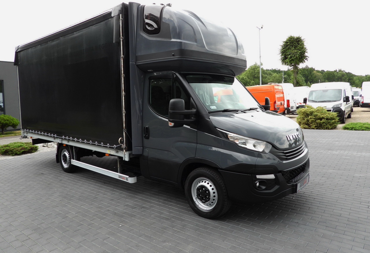 IVECO DAILY 35S18 TARPAULIN 10 PALLETS WEBASTO CRUISE CONTROL PNEUMATICS AUTOMATIC TRANSMISSION HI-MATIC AIR CONDITIONING 180HP - Autoutilitară cu prelată: Foto 4 IVECO DAILY 35S18 TARPAULIN 10 PALLETS WEBASTO CRUISE CONTROL PNEUMATICS AUTOMATIC TRANSMISSION HI-MATIC AIR CONDITIONING 180HP - Autoutilitară cu prelată: Foto 4