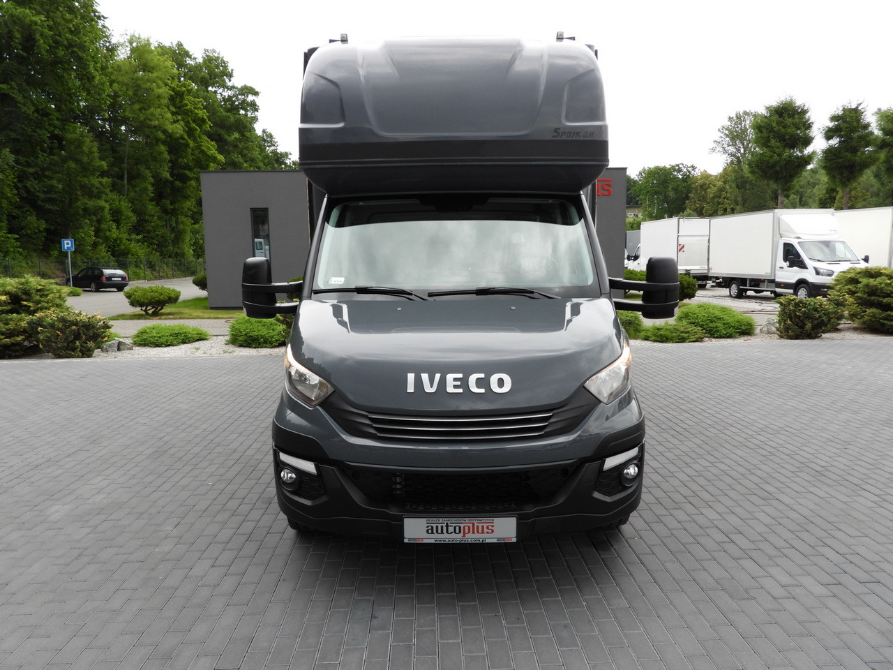 IVECO DAILY 35S18 TARPAULIN 10 PALLETS WEBASTO CRUISE CONTROL PNEUMATICS AUTOMATIC TRANSMISSION HI-MATIC AIR CONDITIONING 180HP - Autoutilitară cu prelată: Foto 5 IVECO DAILY 35S18 TARPAULIN 10 PALLETS WEBASTO CRUISE CONTROL PNEUMATICS AUTOMATIC TRANSMISSION HI-MATIC AIR CONDITIONING 180HP - Autoutilitară cu prelată: Foto 5