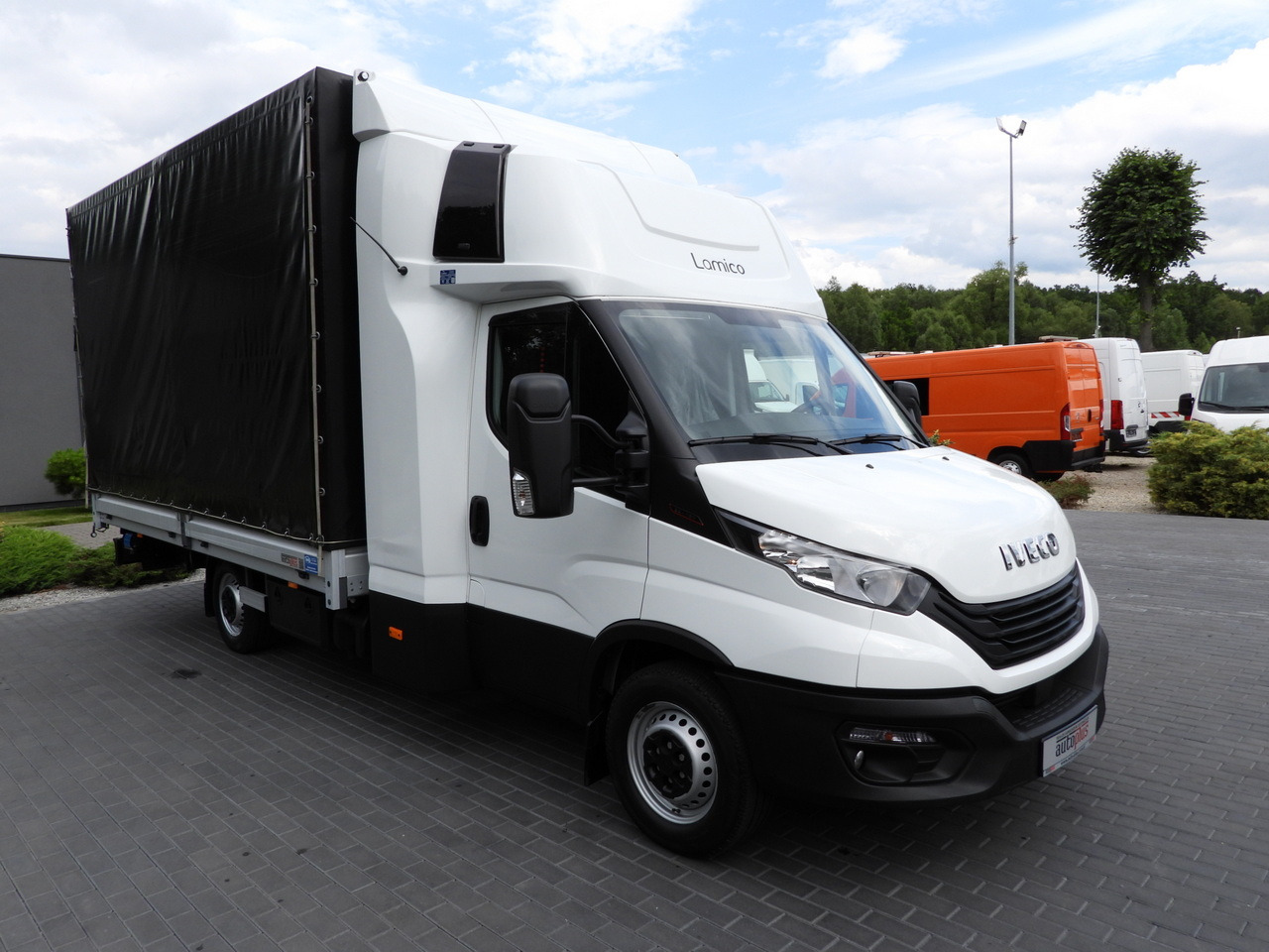 IVECO DAILY 35S18 TARPAULIN LIFT 10 PALLETS WEBASTO CRUISE CONTROL PNEUMATICS AIR CONDITIONING 180HP - Autoutilitară cu prelată: Foto 4 IVECO DAILY 35S18 TARPAULIN LIFT 10 PALLETS WEBASTO CRUISE CONTROL PNEUMATICS AIR CONDITIONING 180HP - Autoutilitară cu prelată: Foto 4