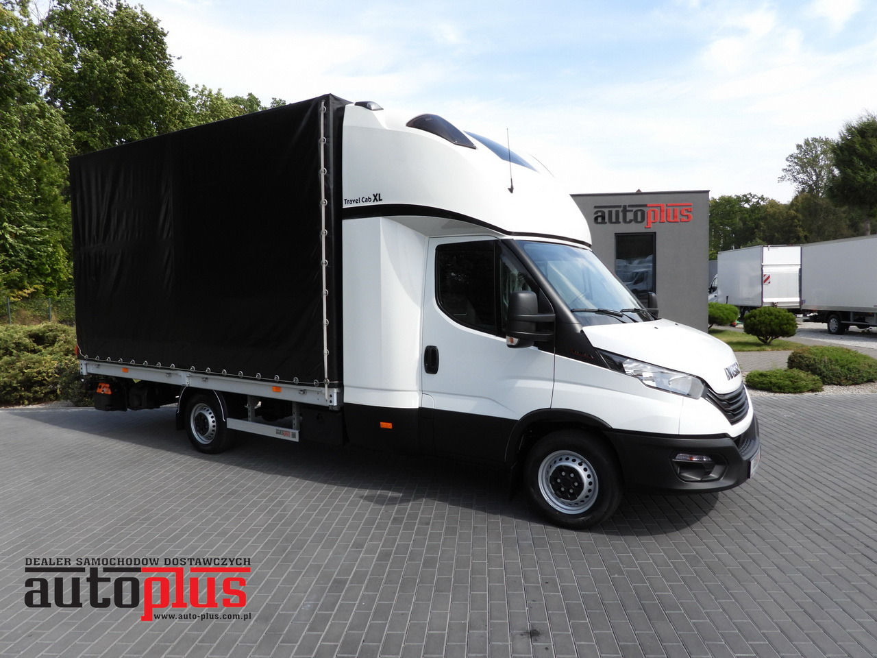 IVECO DAILY 35S18 TARPAULIN LIFT 8 PALLETS CRUISE CONTROL AIR CONDITIONING 180HP - Autoutilitară cu prelată: Foto 1 IVECO DAILY 35S18 TARPAULIN LIFT 8 PALLETS CRUISE CONTROL AIR CONDITIONING 180HP - Autoutilitară cu prelată: Foto 1