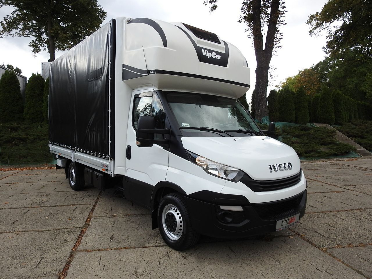 IVECO DAILY 35S18 TARPAULIN LIFT 8 PALLETS CRUISE CONTROL AIR CONDITIONING 180HP - Autoutilitară cu prelată: Foto 4 IVECO DAILY 35S18 TARPAULIN LIFT 8 PALLETS CRUISE CONTROL AIR CONDITIONING 180HP - Autoutilitară cu prelată: Foto 4