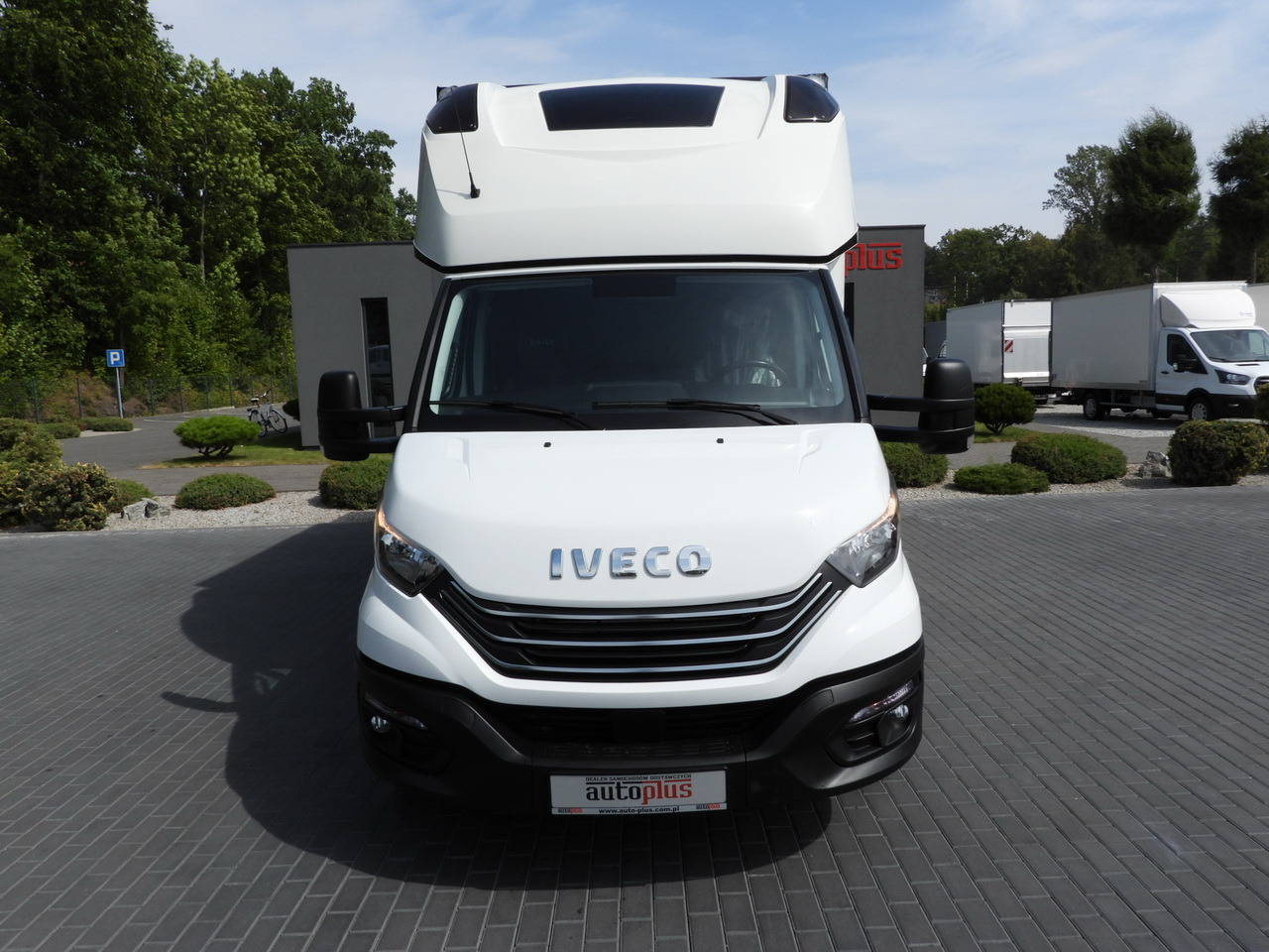 IVECO DAILY 35S18 TARPAULIN LIFT 8 PALLETS CRUISE CONTROL AIR CONDITIONING 180HP - Autoutilitară cu prelată: Foto 5 IVECO DAILY 35S18 TARPAULIN LIFT 8 PALLETS CRUISE CONTROL AIR CONDITIONING 180HP - Autoutilitară cu prelată: Foto 5