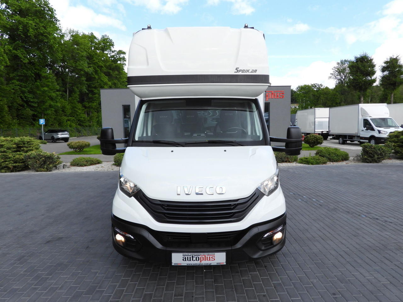 IVECO DAILY 35S18 TARPAULIN LIFT 8 PALLETS WEBASTO CRUISE CONTROL AIR CONDITIONING 180HP - Autoutilitară cu prelată: Foto 5 IVECO DAILY 35S18 TARPAULIN LIFT 8 PALLETS WEBASTO CRUISE CONTROL AIR CONDITIONING 180HP - Autoutilitară cu prelată: Foto 5