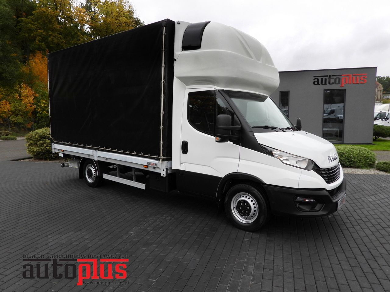 IVECO DAILY 35S18 TARPAULIN LIFT 8 PALLETS WEBASTO CRUISE CONTROL AIR CONDITIONING 180HP - Autoutilitară cu prelată: Foto 1 IVECO DAILY 35S18 TARPAULIN LIFT 8 PALLETS WEBASTO CRUISE CONTROL AIR CONDITIONING 180HP - Autoutilitară cu prelată: Foto 1