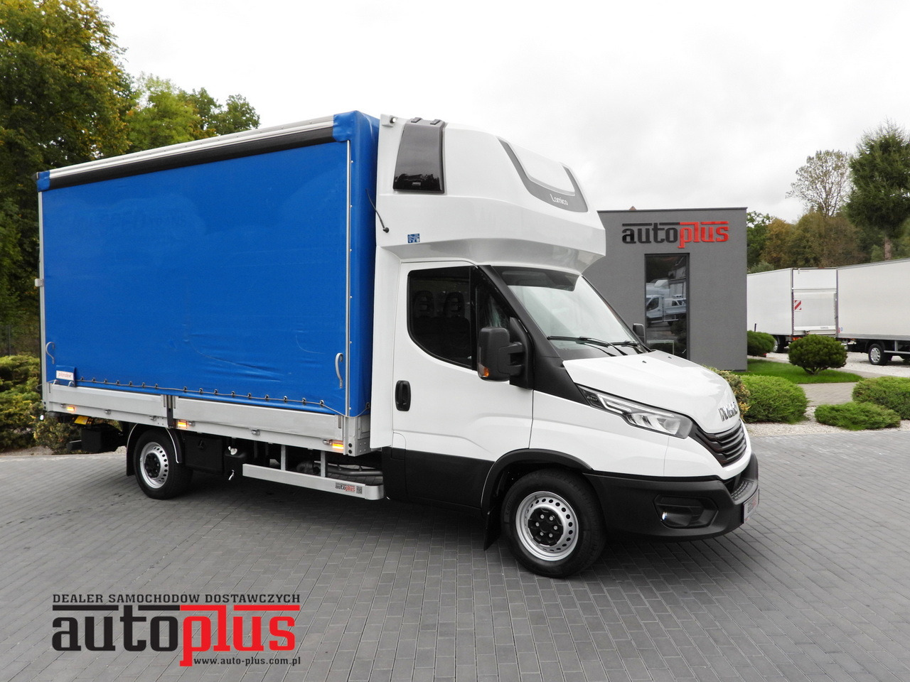 IVECO DAILY 35S18 TARPAULIN LIFT 8 PALLETS WEBASTO CRUISE CONTROL LED LIGHTS AIR CONDITIONING 180HP - Autoutilitară cu prelată: Foto 1 IVECO DAILY 35S18 TARPAULIN LIFT 8 PALLETS WEBASTO CRUISE CONTROL LED LIGHTS AIR CONDITIONING 180HP - Autoutilitară cu prelată: Foto 1