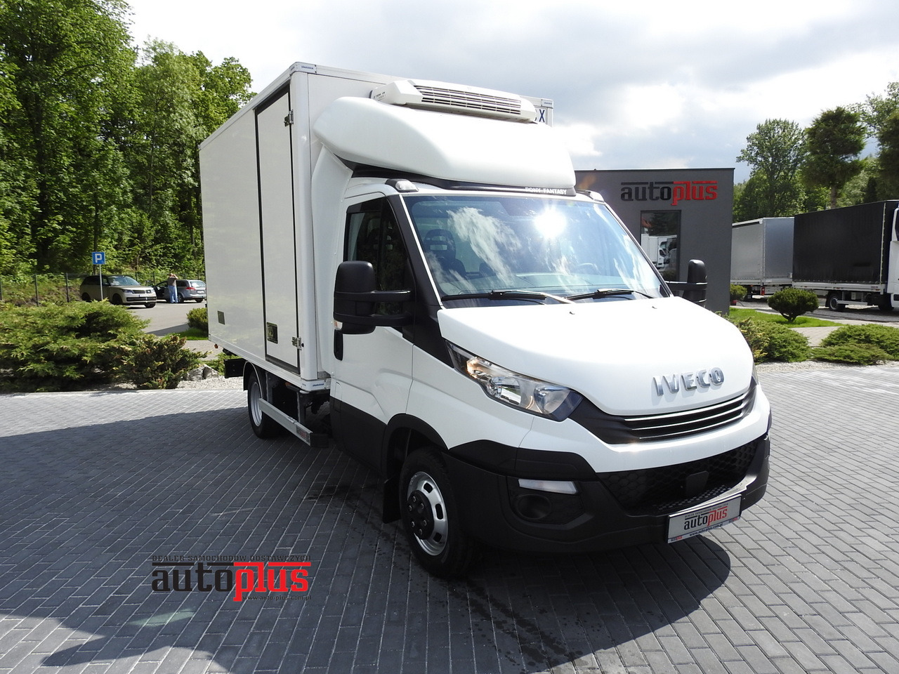 IVECO DAILY 50C15 REGRIGERATOR BOX -5*C POWER SUPPLY 230V AIR CONDITIONING TWIN WHEELS 150HP - Autoutilitară frigorifica: Foto 1 IVECO DAILY 50C15 REGRIGERATOR BOX -5*C POWER SUPPLY 230V AIR CONDITIONING TWIN WHEELS 150HP - Autoutilitară frigorifica: Foto 1