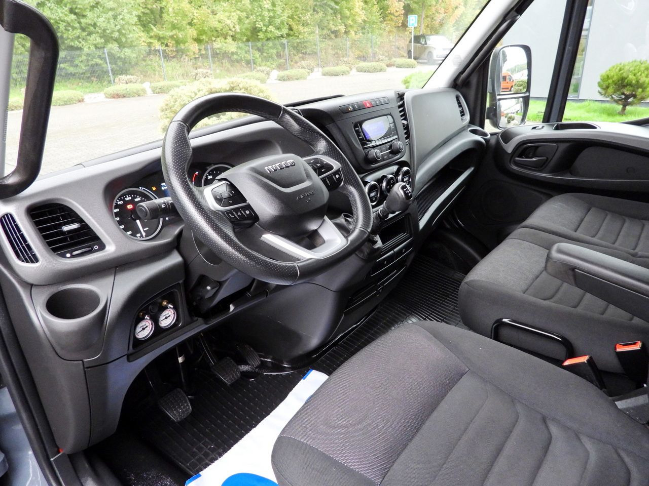 IVECO DAILY 50C18 TARPAULIN 14 PALLETS WEBASTO CRUISE CONTROL PNEUMATICS TWIN WHEELS AIR CONDITIONING 180HP - Autoutilitară cu prelată: Foto 2 IVECO DAILY 50C18 TARPAULIN 14 PALLETS WEBASTO CRUISE CONTROL PNEUMATICS TWIN WHEELS AIR CONDITIONING 180HP - Autoutilitară cu prelată: Foto 2