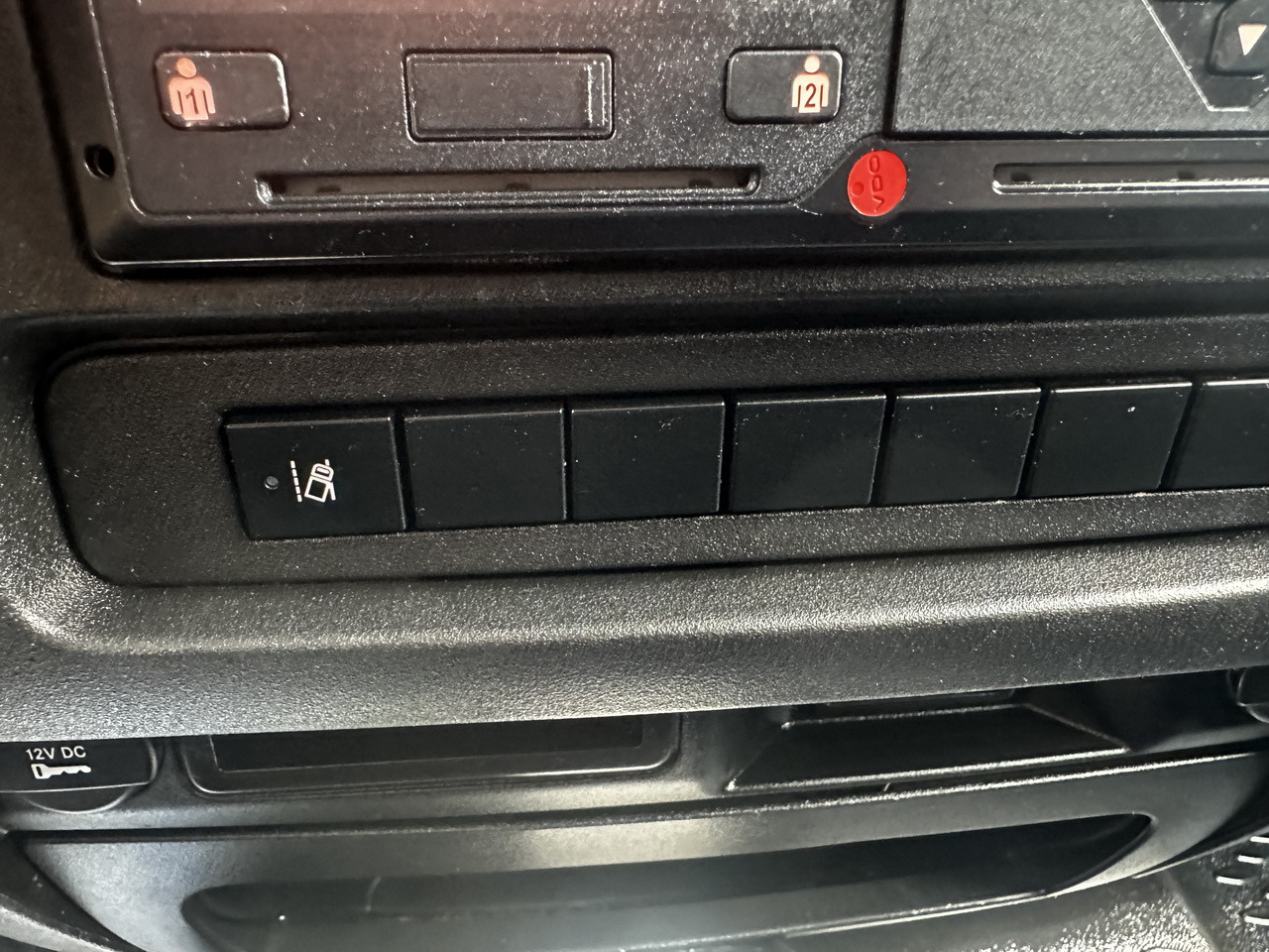 Camion frigider IVECO DAILY 70C17 REFRIGERATOR 1*C LIFT 10 PALLETS POWER SUPPLY 230V CRUISE CONTROL AIR CONDITIONING PNEUMATICS AUTOMATIC TRANSMISSION HI-MATIC TWIN WHEELS 170HP: Foto 49 Camion frigider IVECO DAILY 70C17 REFRIGERATOR 1*C LIFT 10 PALLETS POWER SUPPLY 230V CRUISE CONTROL AIR CONDITIONING PNEUMATICS AUTOMATIC TRANSMISSION HI-MATIC TWIN WHEELS 170HP: Foto 49