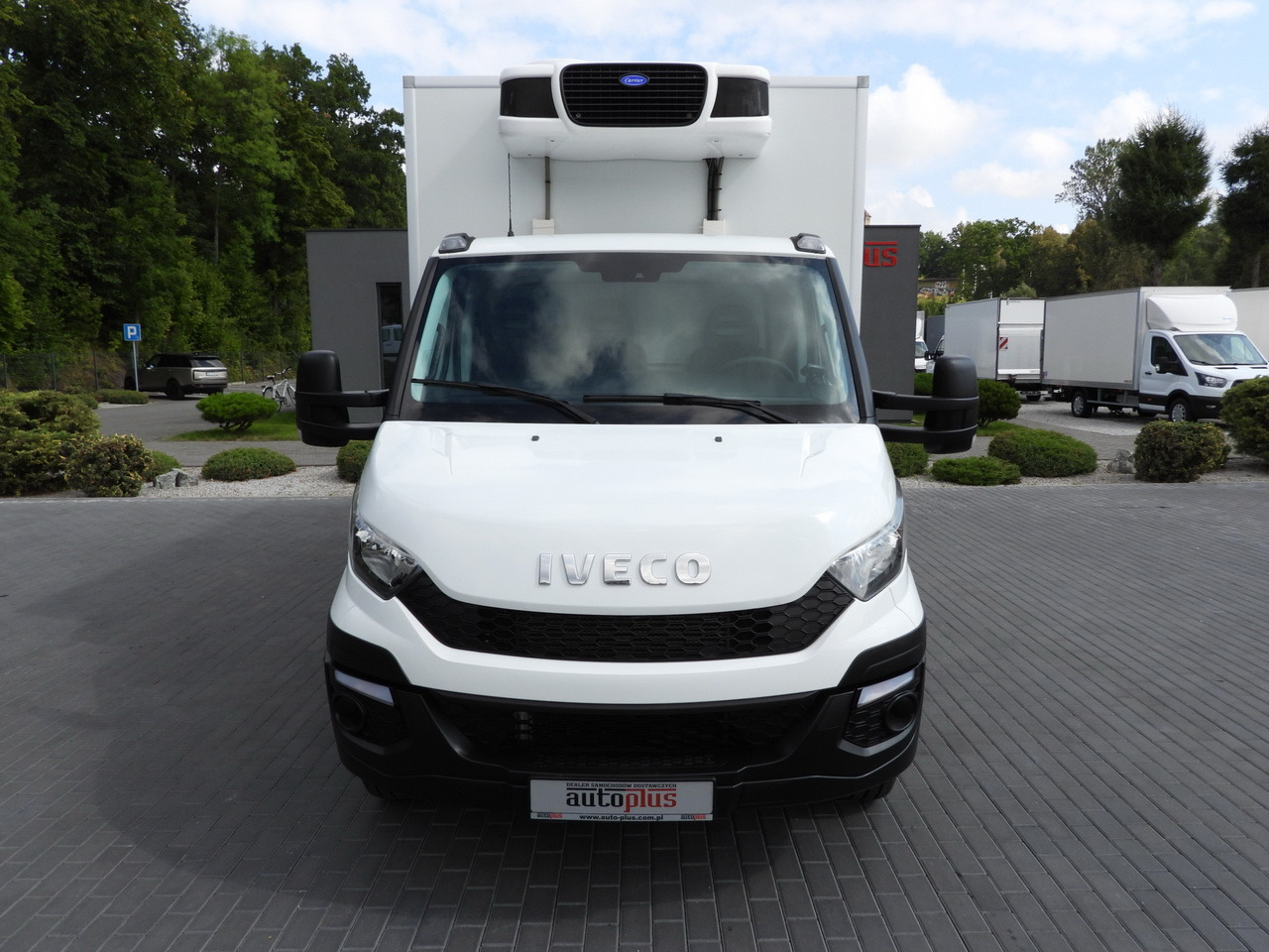 IVECO DAILY 70C17 REFRIGERATOR 1*C LIFT 10 PALLETS POWER SUPPLY 230V CRUISE CONTROL AIR CONDITIONING PNEUMATICS AUTOMATIC TRANSMISSION HI-MATIC TWIN WHEELS 170HP - Camion frigider: Foto 5 IVECO DAILY 70C17 REFRIGERATOR 1*C LIFT 10 PALLETS POWER SUPPLY 230V CRUISE CONTROL AIR CONDITIONING PNEUMATICS AUTOMATIC TRANSMISSION HI-MATIC TWIN WHEELS 170HP - Camion frigider: Foto 5