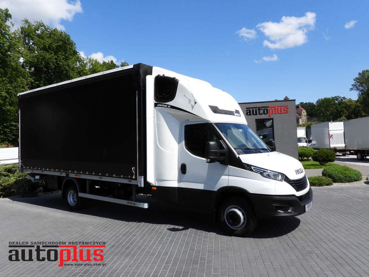 IVECO DAILY 70C18 TARPAULIN LIFT 14 PALLETS WEBASTO CRUISE CONTROL LED LIGHTS TWIN WHEELS AIR CONDITIONING 180HP - Autoutilitară cu prelată: Foto 1 IVECO DAILY 70C18 TARPAULIN LIFT 14 PALLETS WEBASTO CRUISE CONTROL LED LIGHTS TWIN WHEELS AIR CONDITIONING 180HP - Autoutilitară cu prelată: Foto 1