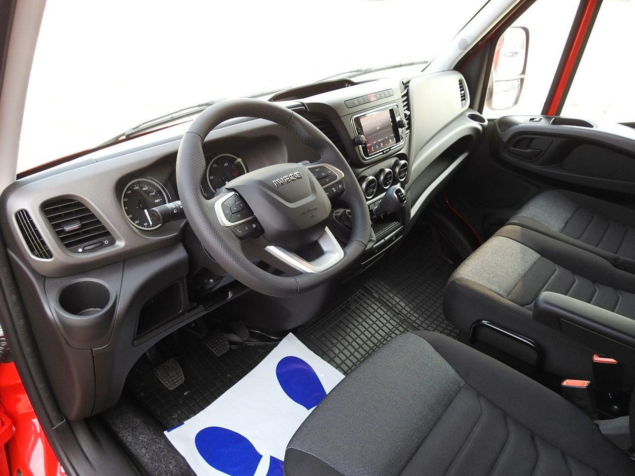 IVECO DAILY NEW TARPAULIN 10 PALLETS WEBASTO CRUISE CONTROL NAVIGATION AIR CONDITIONING LED LIGHTS 180HP - Autoutilitară cu prelată: Foto 2 IVECO DAILY NEW TARPAULIN 10 PALLETS WEBASTO CRUISE CONTROL NAVIGATION AIR CONDITIONING LED LIGHTS 180HP - Autoutilitară cu prelată: Foto 2
