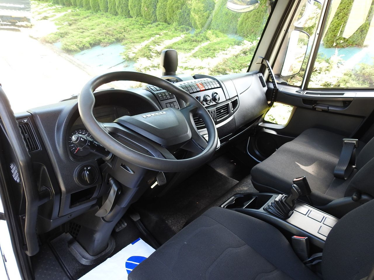IVECO EUROCARGO 120 - 220 TARPAULIN LIFT 20 PALLETS LED LIGHTS AUTOMATIC TRANSMISSION HI-MATIC TWIN WHEELS AIR CONDITIONING 220HP - Autoutilitară cu prelată: Foto 2 IVECO EUROCARGO 120 - 220 TARPAULIN LIFT 20 PALLETS LED LIGHTS AUTOMATIC TRANSMISSION HI-MATIC TWIN WHEELS AIR CONDITIONING 220HP - Autoutilitară cu prelată: Foto 2