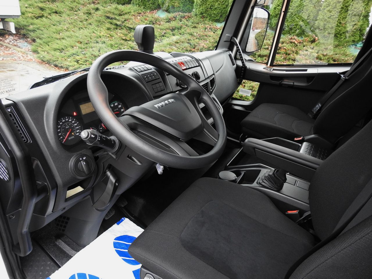 IVECO EUROCARGO 120-250 NEW TARPAULIN LIFT 18 PALLETS WEBASTO CRUISE CONTROL AIR CONDITIONING LED LIGHTS PNEUMATICS AUTOMATIC TRANSMISSION HI-MATIC 250HP - Autoutilitară cu prelată: Foto 2 IVECO EUROCARGO 120-250 NEW TARPAULIN LIFT 18 PALLETS WEBASTO CRUISE CONTROL AIR CONDITIONING LED LIGHTS PNEUMATICS AUTOMATIC TRANSMISSION HI-MATIC 250HP - Autoutilitară cu prelată: Foto 2