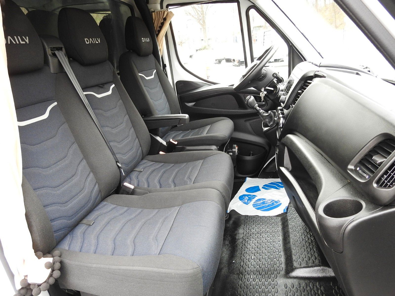 Autoutilitară cu prelată Iveco DAILY  35S18 PRITSCHE PLANE 10 PALETTEN WEBASTO: Foto 28