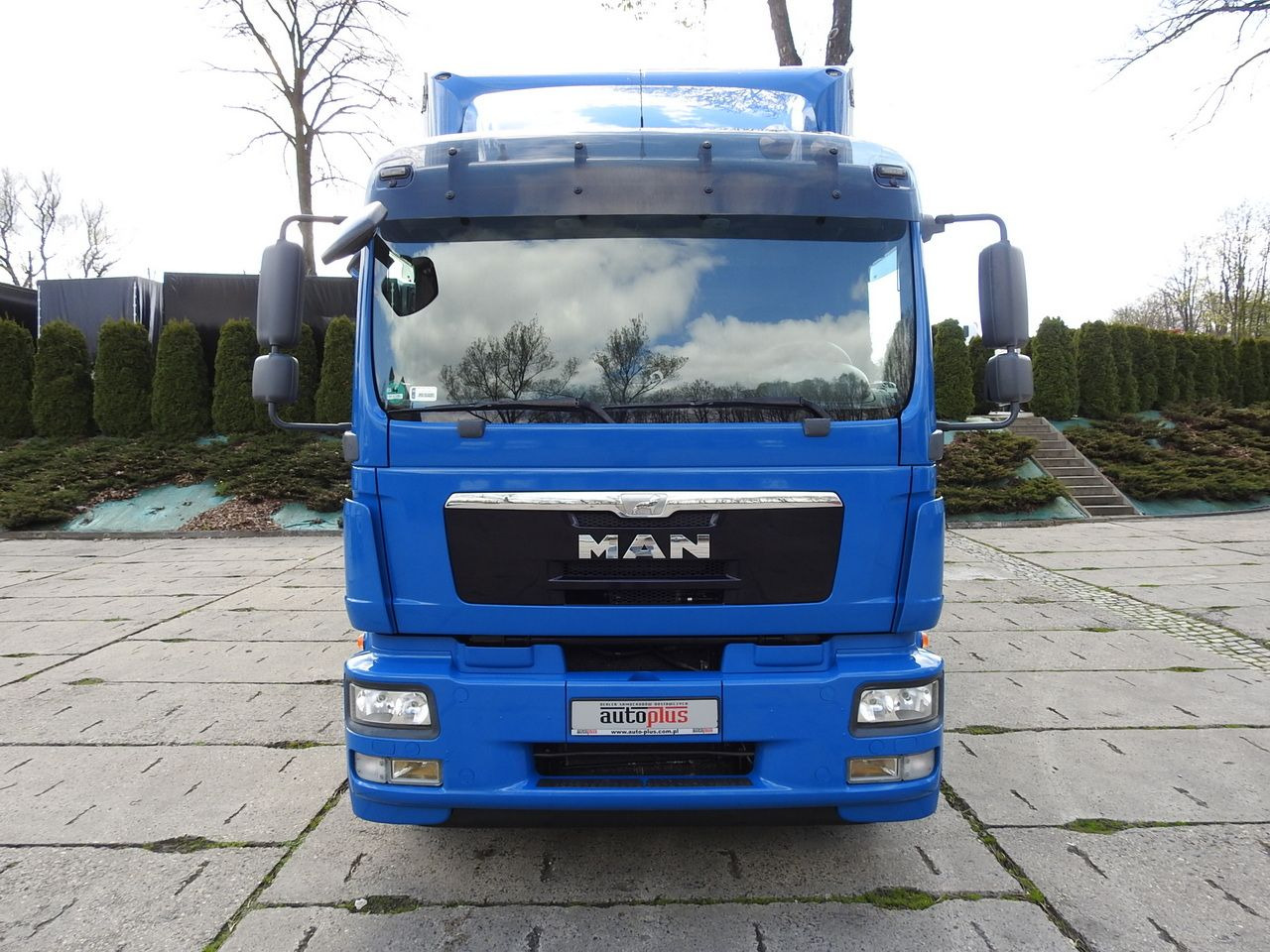 MAN TGM 15.290 TARPAULIN LIFT 18 PALLETS CRUISE CONTROL TWIN WHEELS AIR CONDITIONING 290HP - Camion cu prelată: Foto 5 MAN TGM 15.290 TARPAULIN LIFT 18 PALLETS CRUISE CONTROL TWIN WHEELS AIR CONDITIONING 290HP - Camion cu prelată: Foto 5