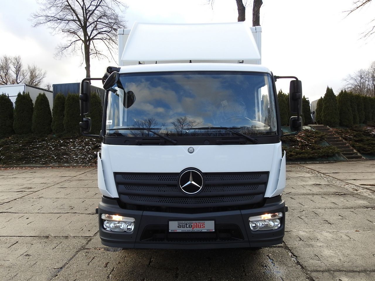 MERCEDES ATEGO 12.24 BOX LIFT 18 PALLETS CRUISE CONTROL AUTOMATIC TRANSMISSION TWIN WHEELS AIR CONDITIONING 240HP - Autoutilitară box: Foto 5 MERCEDES ATEGO 12.24 BOX LIFT 18 PALLETS CRUISE CONTROL AUTOMATIC TRANSMISSION TWIN WHEELS AIR CONDITIONING 240HP - Autoutilitară box: Foto 5