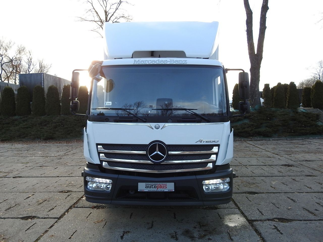 MERCEDES ATEGO 12.24 REGRIGERATOR BOX -10*C LIFT 16 PALLETS HEATING FUNCTION WEBASTO CRUISE CONTROL PNEUMATICS AIR CONDITIONING 240HP - Camion frigider: Foto 5 MERCEDES ATEGO 12.24 REGRIGERATOR BOX -10*C LIFT 16 PALLETS HEATING FUNCTION WEBASTO CRUISE CONTROL PNEUMATICS AIR CONDITIONING 240HP - Camion frigider: Foto 5
